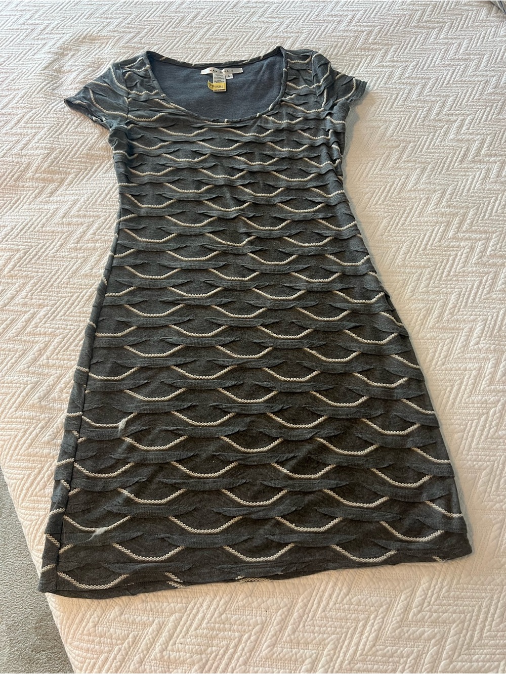 Max Studio Gray Dress with Cream Wave Detailing
